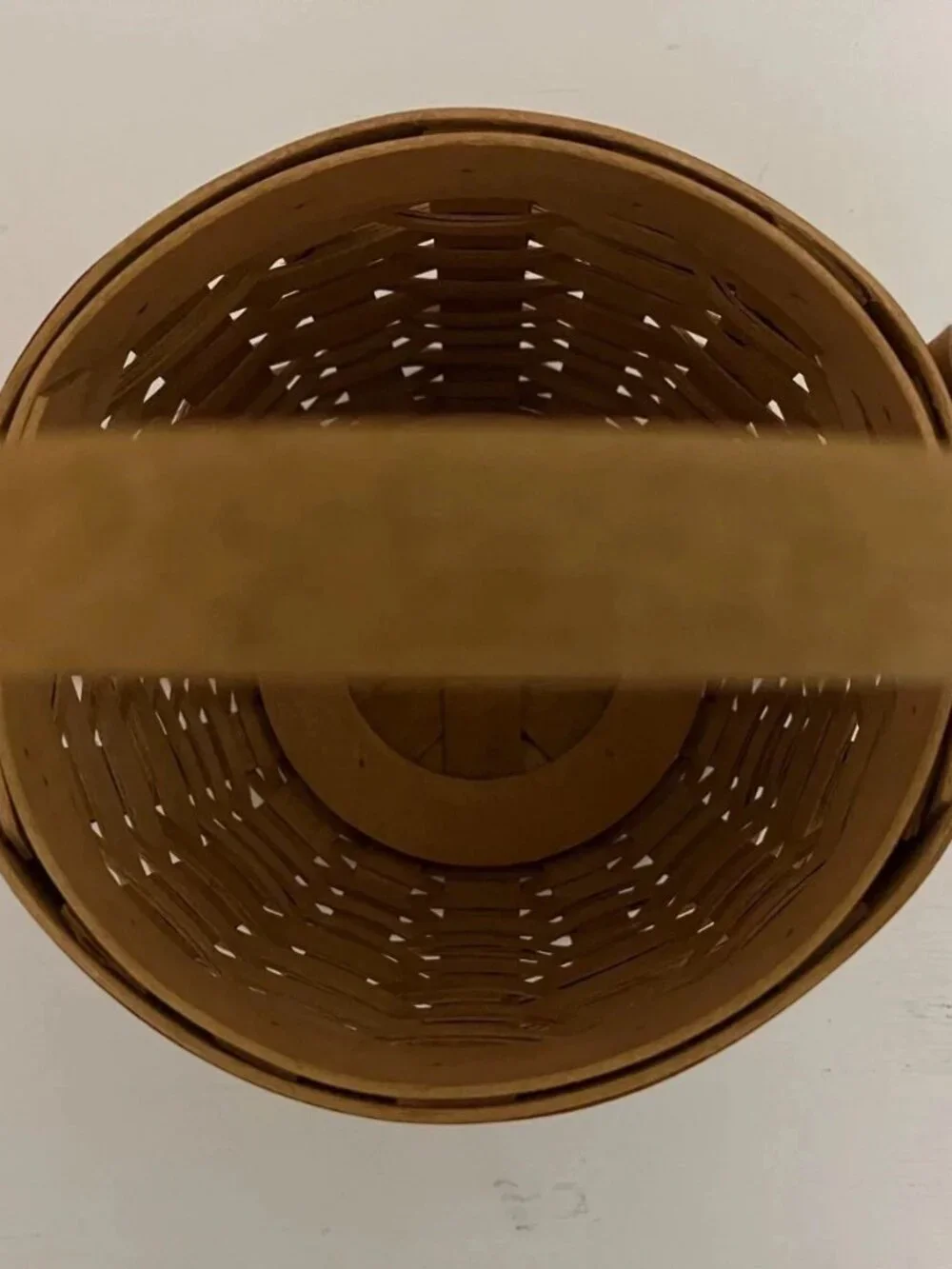 2004 Longaberger Award Sales Basket w/Swing Handle, with Red Splints